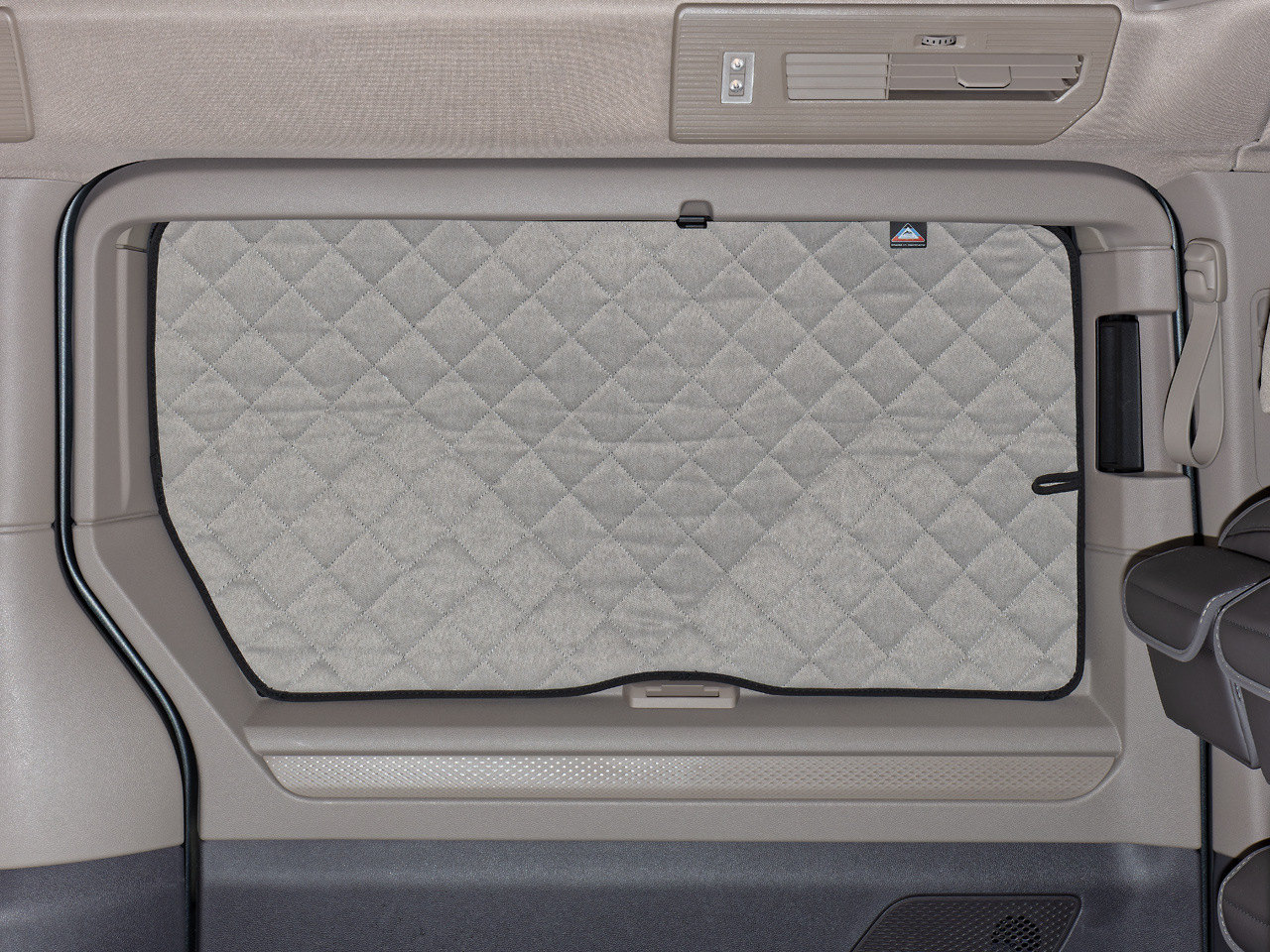 mata termoczna do przesuwnego okna w lewych drzwiach VW T7 California